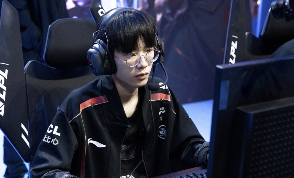 开云体育下载-EDG绝杀WBG,Nemesis一己之力扛起全队