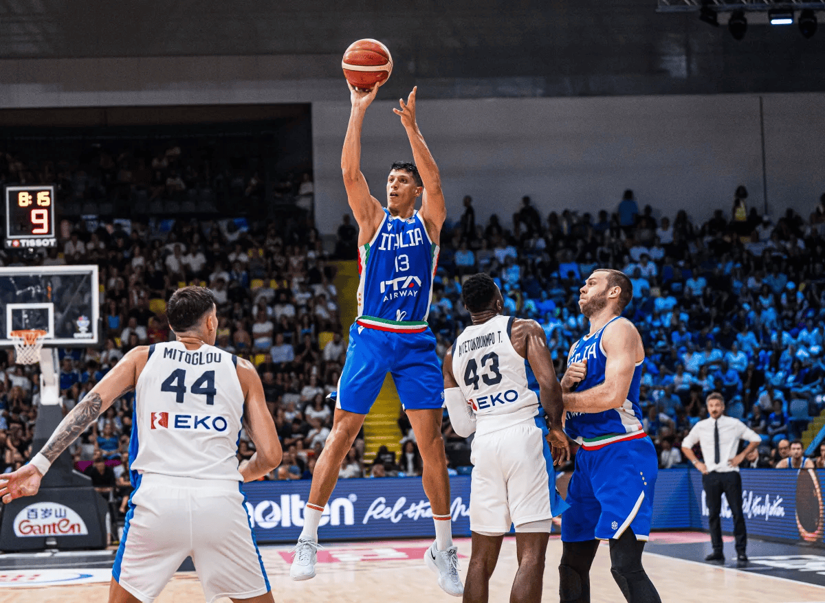 意大利男篮险胜雄鹿,字母哥绝境逆转的简单介绍 意大利男篮险胜雄鹿,字母哥绝境逆转的简单介绍