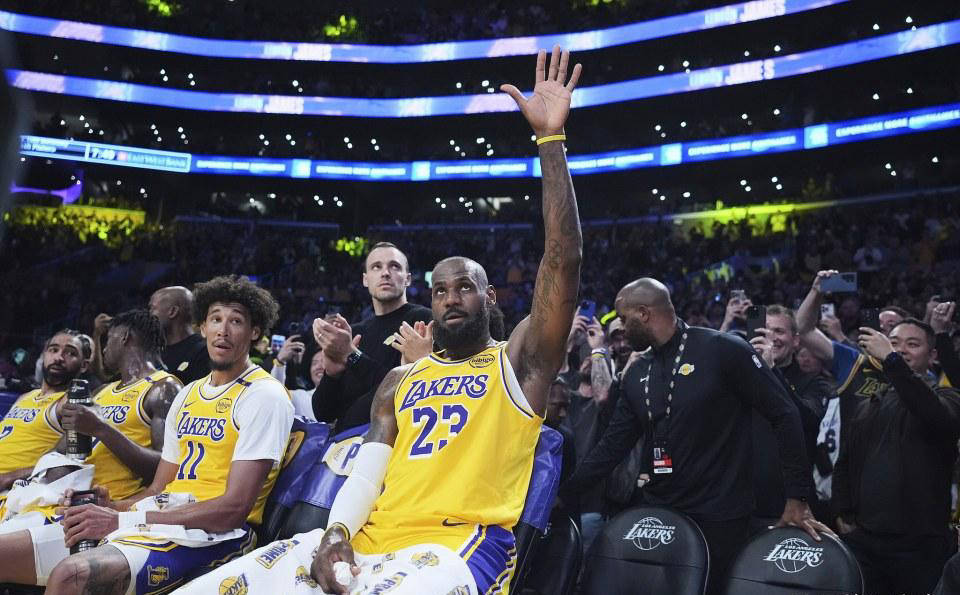 奥地利乒乓球队强势德国乒乓球队,波尔三分雨点燃全场 奥地利乒乓球队强势德国乒乓球队,波尔三分雨点燃全场