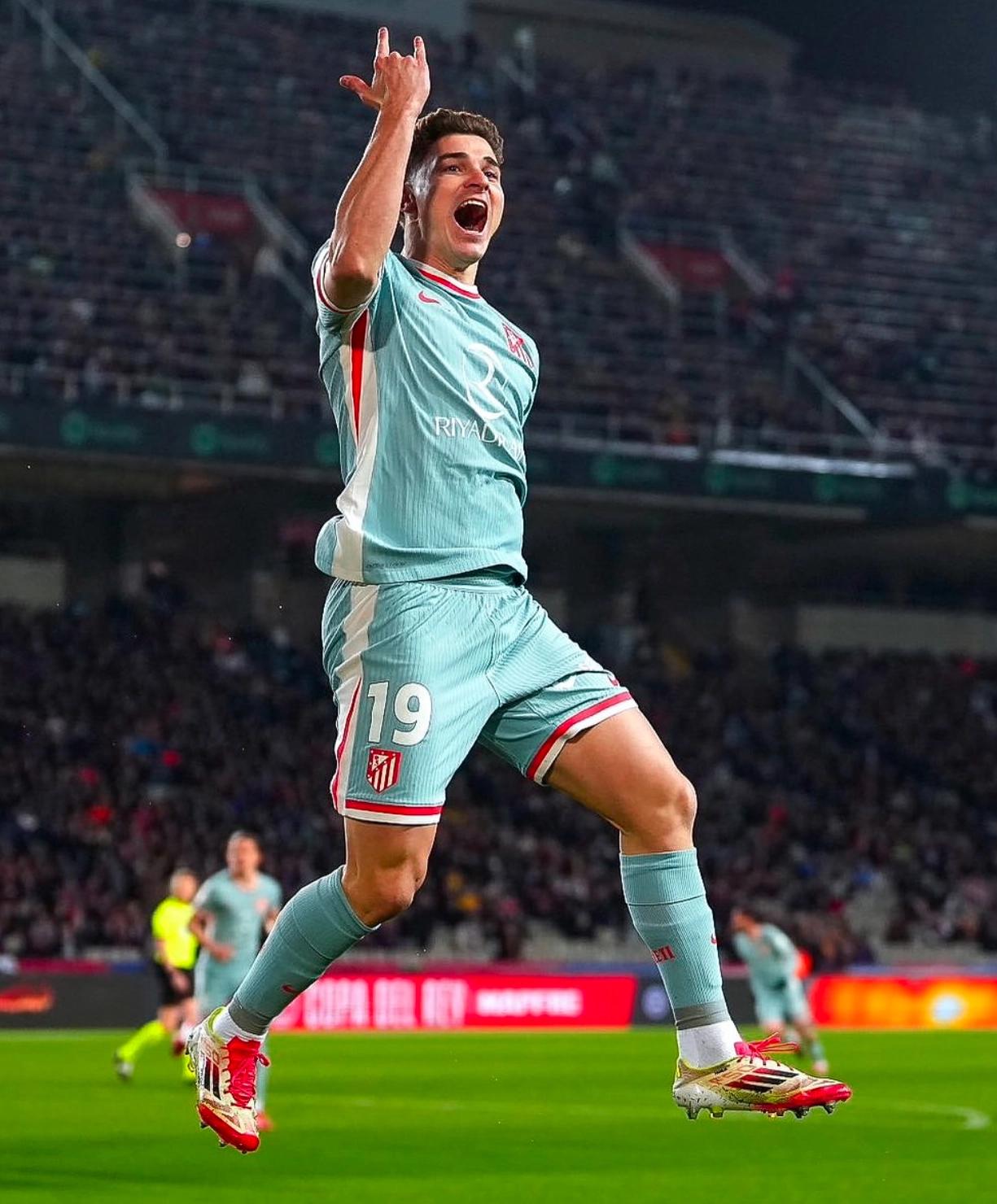 开云体育在线-利物浦鏖战巴黎,阿尔瓦雷斯惊艳世界的简单介绍