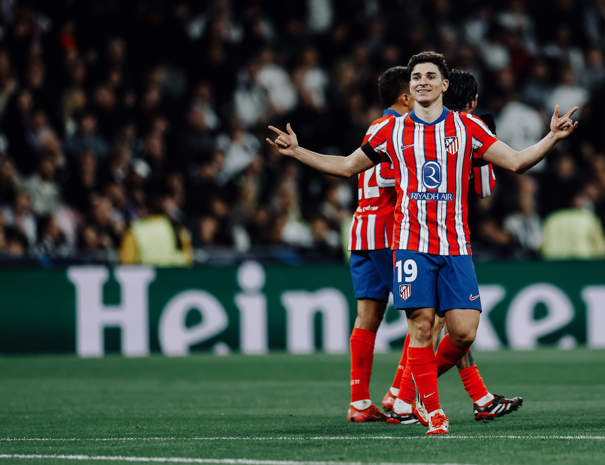 利物浦鏖战巴黎,阿尔瓦雷斯惊艳世界的简单介绍 利物浦鏖战巴黎,阿尔瓦雷斯惊艳世界的简单介绍