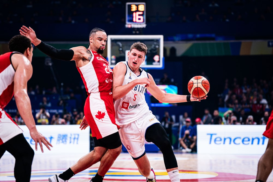 希腊男篮完胜塞尔维亚男篮,米尔萨普爆发神勇 希腊男篮完胜塞尔维亚男篮,米尔萨普爆发神勇