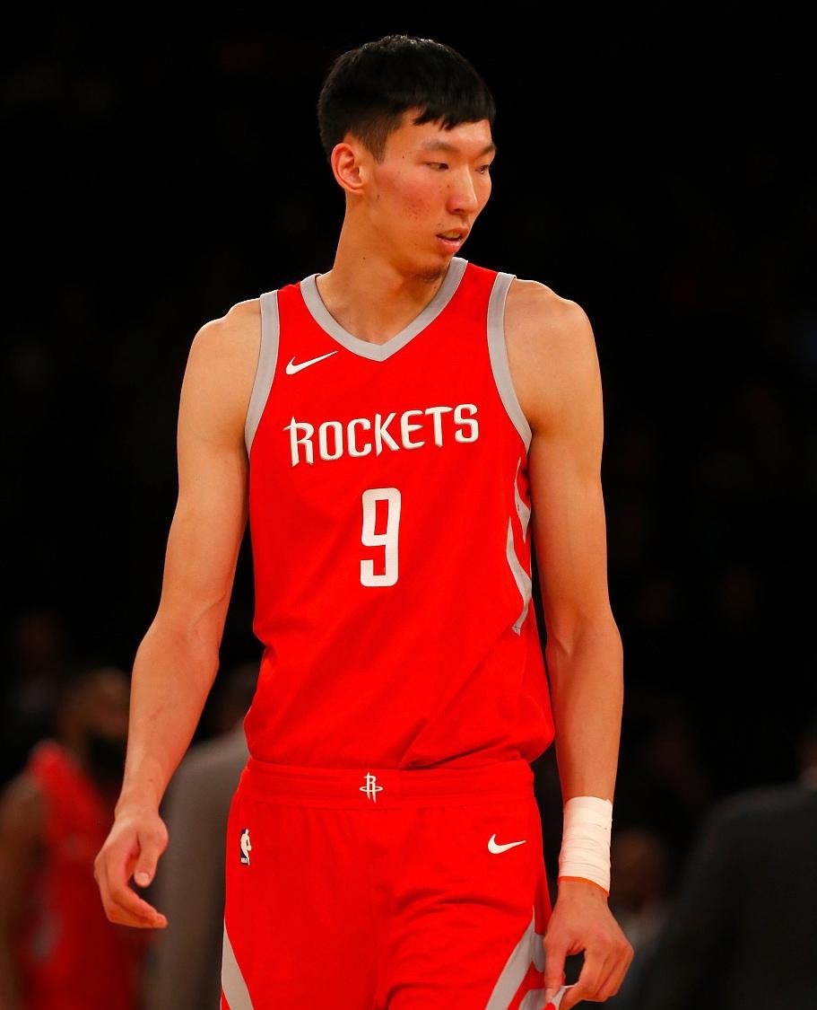 开云体育直播-包含火箭主场大胜雄鹿,保持不败金身的词条