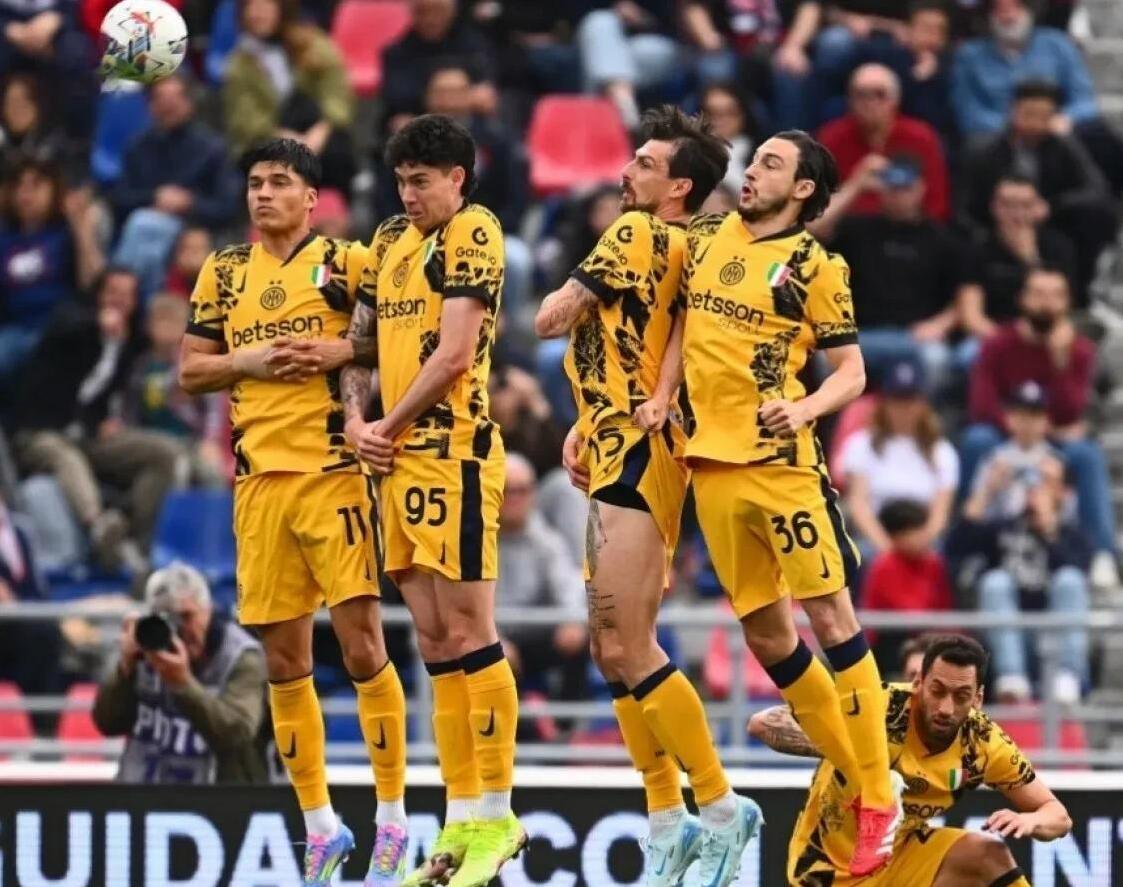 意甲球队积分榜排名调整,争夺冠军悬念加剧的简单介绍 意甲球队积分榜排名调整,争夺冠军悬念加剧的简单介绍