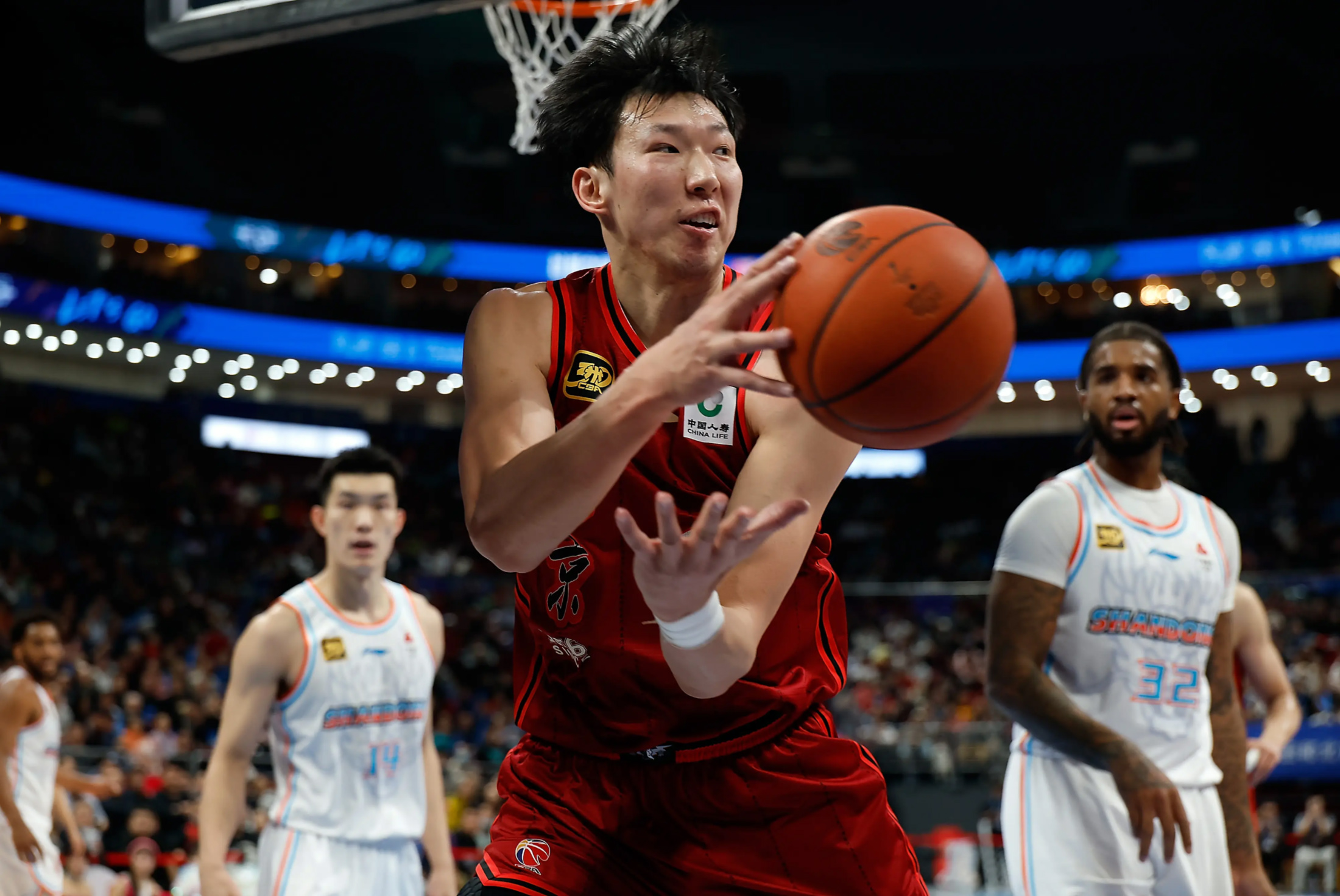 关于上海队在明星球员的带领下取得胜利的信息 关于上海队在明星球员的带领下取得胜利的信息