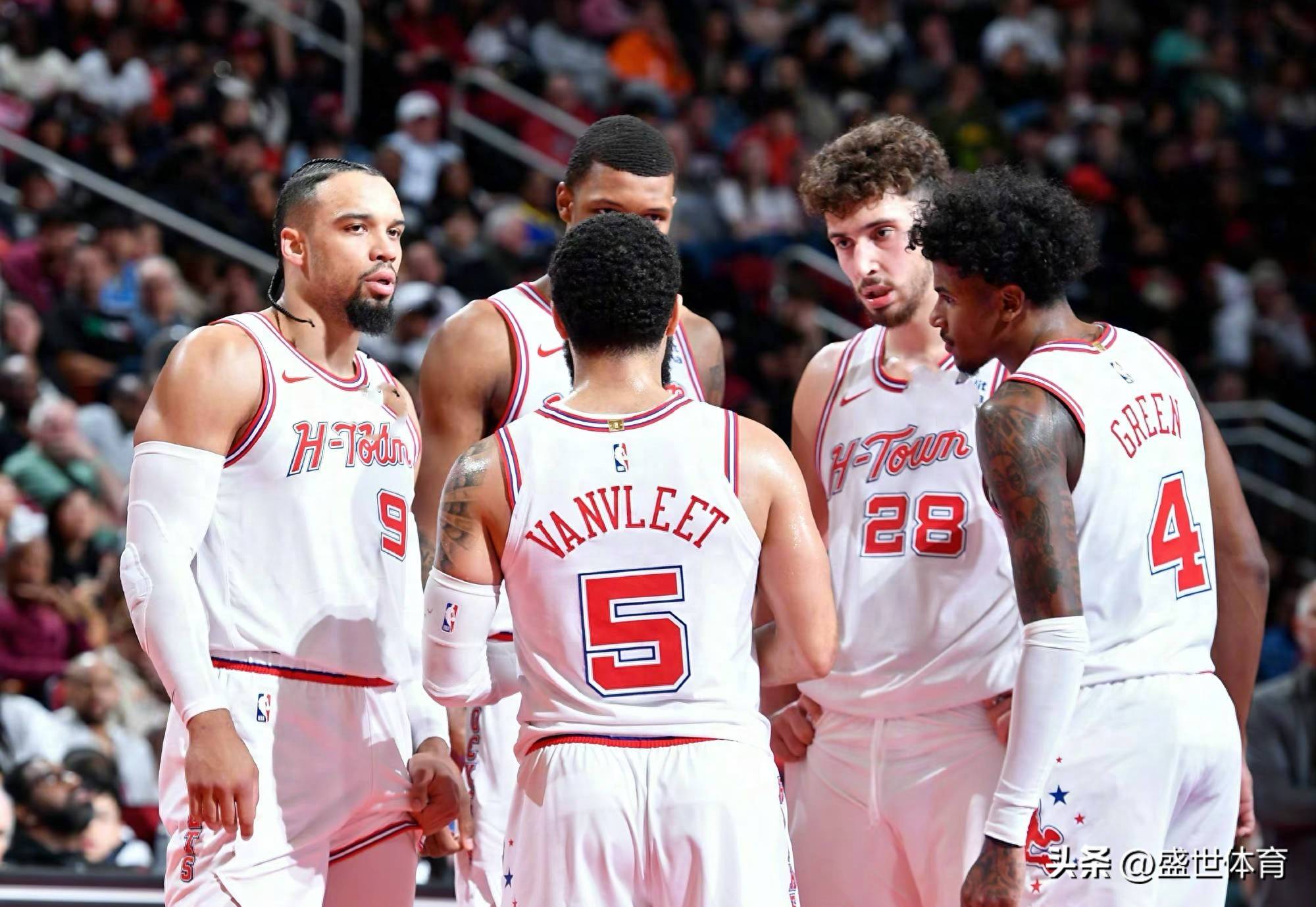 开云体育官网-火箭队球员在比赛中表现出色,领先优势稳固的简单介绍