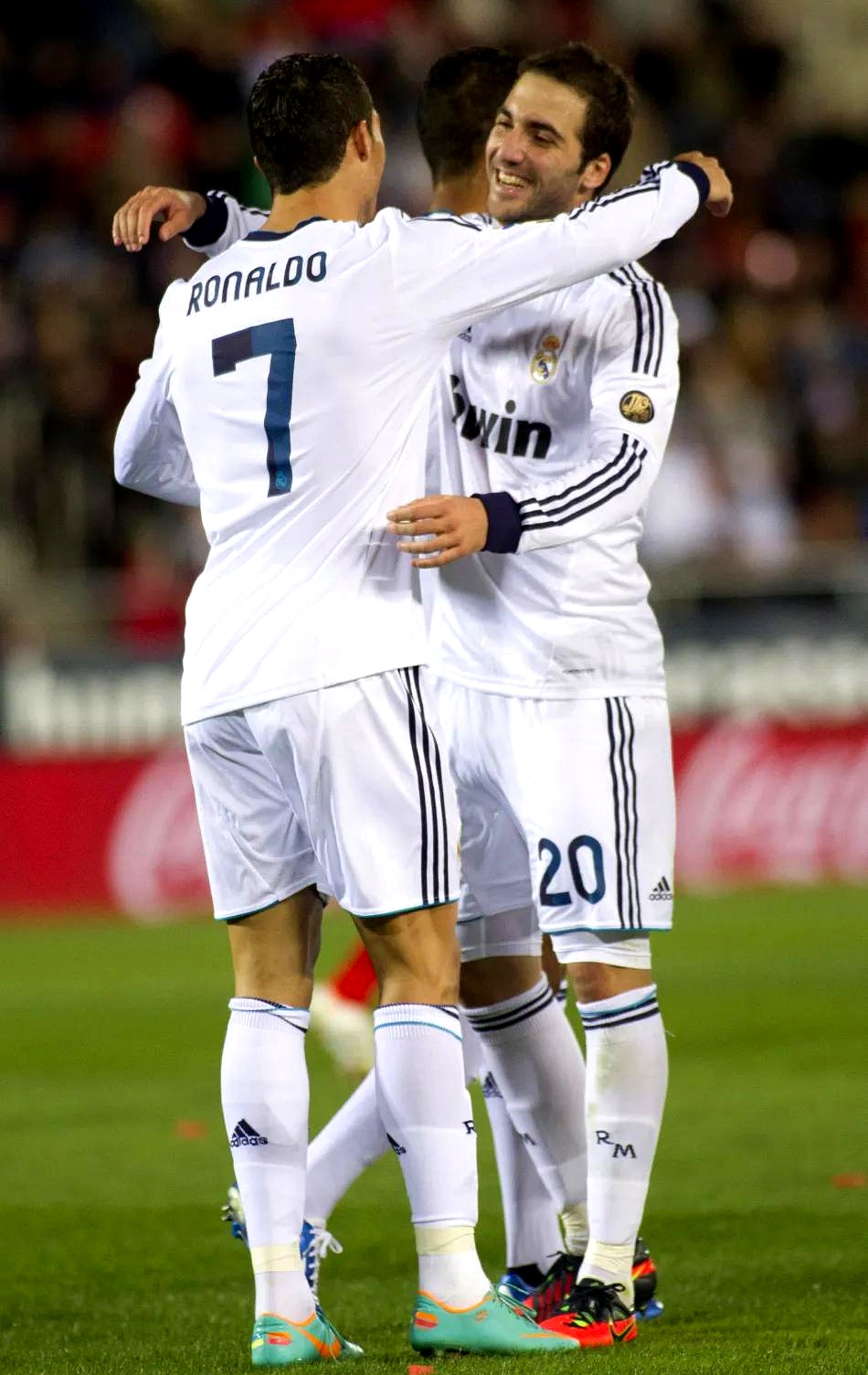 开云体育APP下载-尤文图斯客场战平都灵,伊瓜因进球继续领先射手榜