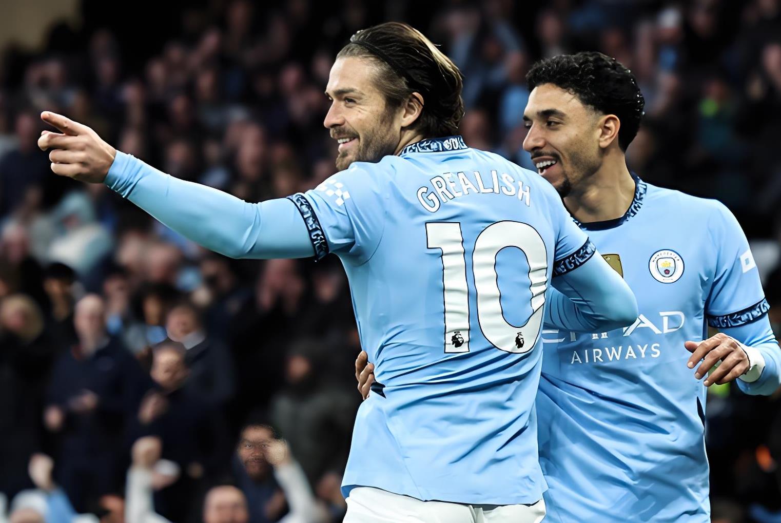 曼城后防零错误,雪藏对手拉开得分差距 曼城后防零错误,雪藏对手拉开得分差距