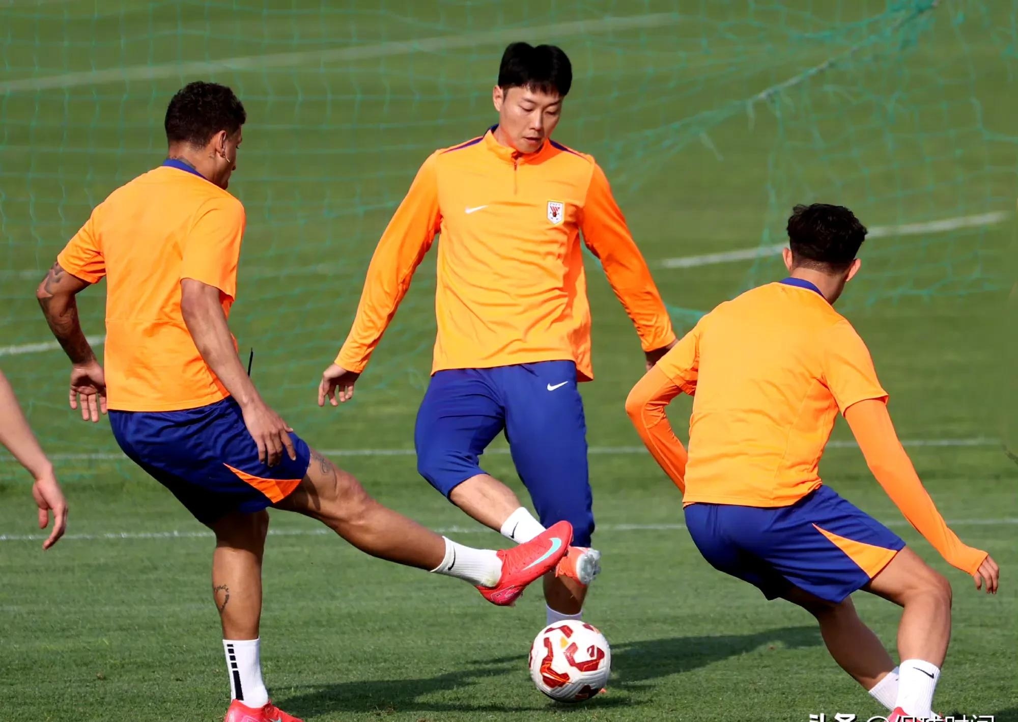 开云体育入口-包含比赛场面燃烧心扉,士气高涨争胜图强的词条