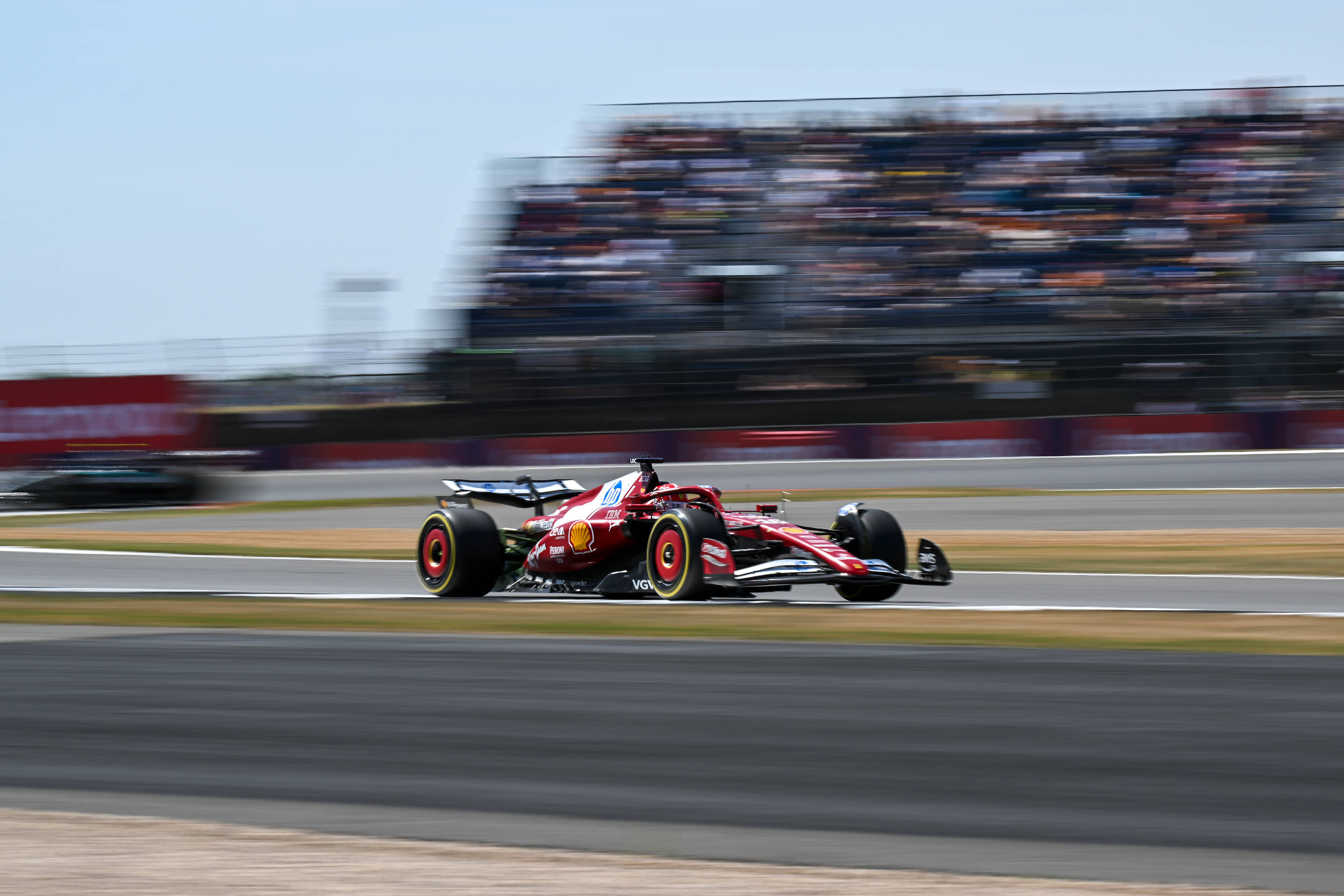 关于梅赛德斯碾压法拉利,汉密尔顿统治全场的信息 关于梅赛德斯碾压法拉利,汉密尔顿统治全场的信息